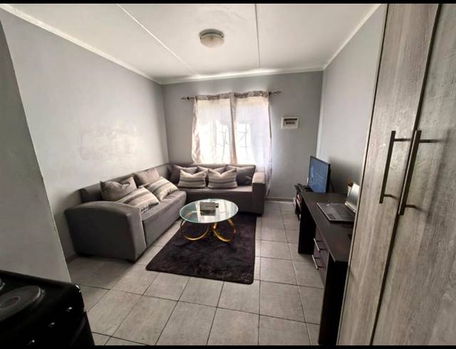 2 BEDROOM APARTMENT FOR SALE IN FLEURHOF